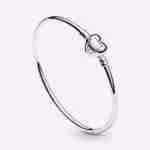 Bracciale Rigido con Chiusura a Cuore