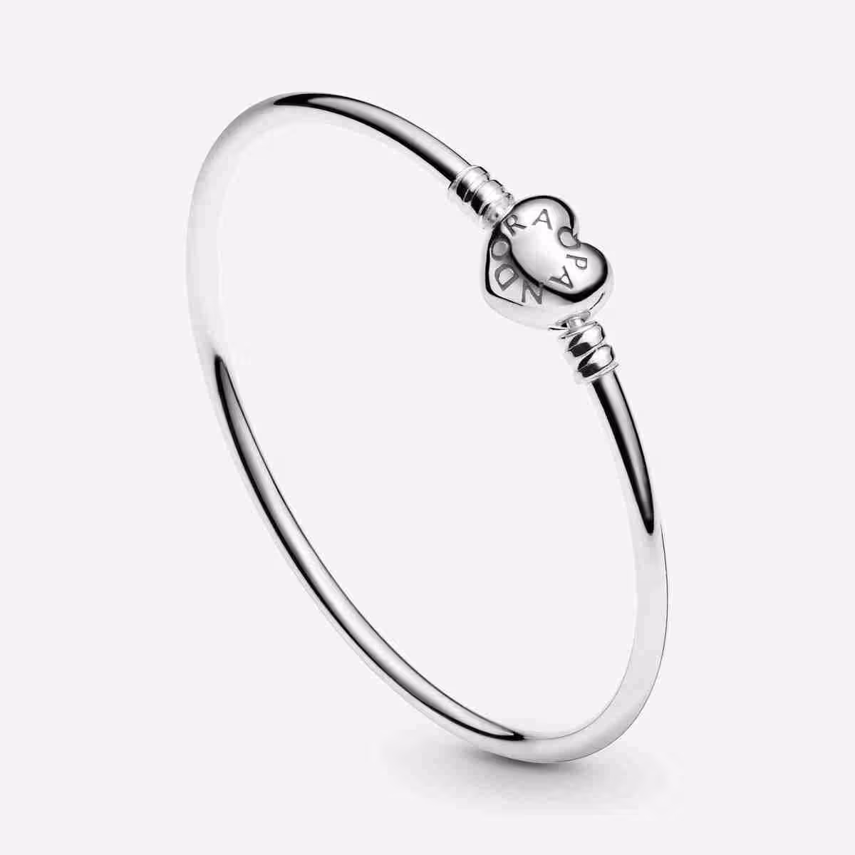 Bracciale Rigido con Chiusura a Cuore_3