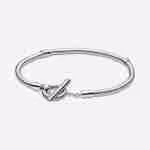 Bracciale con Chiusura a T Bracciale con Chiusura a T