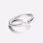 Anello Perle d’Acqua Dolce Coltivate e Punto Luce