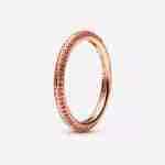 Anello Pietre Luminose Rosse Anello Pietre Luminose Rosse Pandora ME