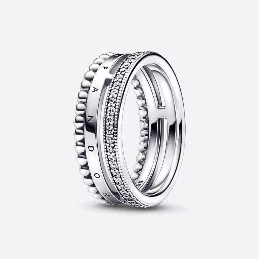 Anello Tripla Fascia con Logo, Pavé e Sfere Anello Tripla Fascia con Logo Pave e Sfere