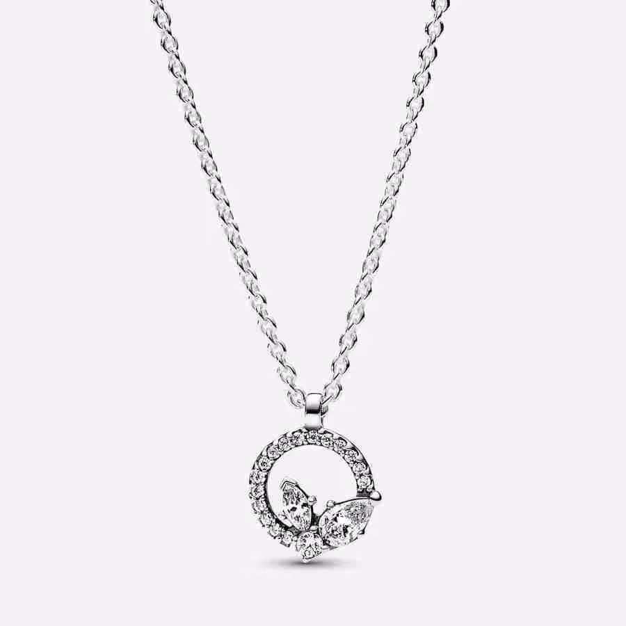 Collana Herbarium Cerchio e Petali Luminosi Collana Herbarium Cerchio e Petali Luminosi