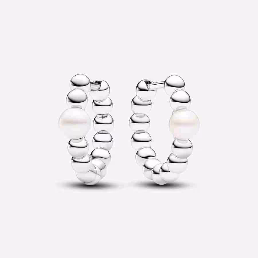 Orecchini Cerchi con Perle d’Acqua Dolce Coltivate e Sfere Orecchini Cerchi con Perle dAcqua Dolce Coltivate e Sfere