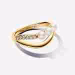 Anello Linea Sinuosa con Perle d’Acqua Dolce Coltivate e Pavè