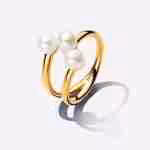 Anello Tripla Fascia con Perle d’Acqua Dolce Coltivate Anello Tripla Fascia con Perle d’Acqua Dolce Coltivate