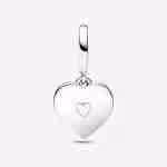 Charm Pendente Doppio Cuore con Perle d’Acqua Dolce Coltivate