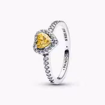 Anello Cuore in Rilievo Giallo