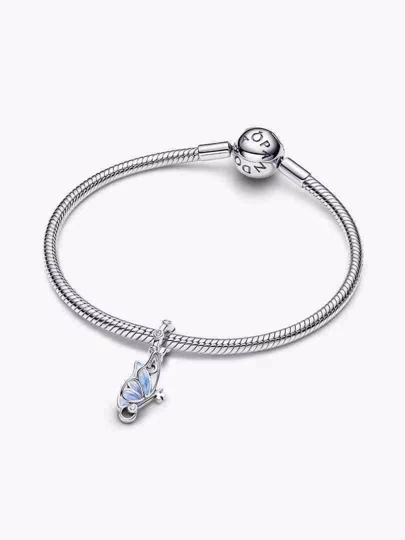 Charm Pendente Farfalla e Chiave Unlock Tomorrow_1